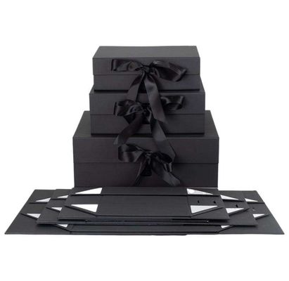 Vêtements pliants empaquetant le boîte-cadeau de papier de Debossing emballage de boîte fait main