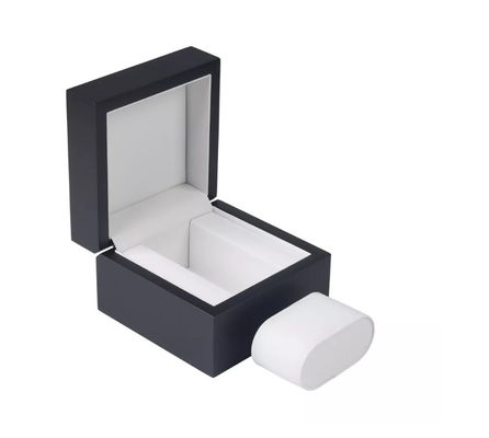 Place noire adaptée aux besoins du client de cuir de Matte Single Watch Boxes Pu en bois