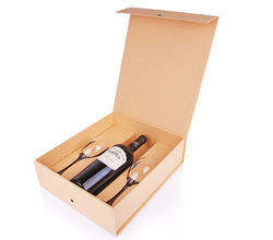 L'emballage magnétique en verre de vin de 3 bouteilles enferme dans une boîte le cadeau avec des diviseurs