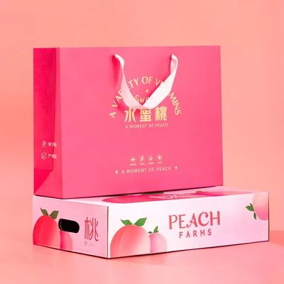 L'emballage en carton ondulé de fruit enferme dans une boîte vernir des caisses d'emballage d'Apple