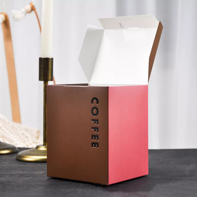 La boîte de papier se pliante faite sur commande a imprimé les biens gravants en refief de boîte d'emballage de sachet