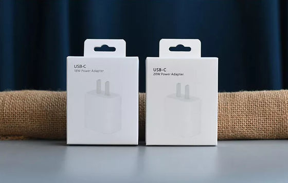 Les données de chargeur d'Usb de PMS câblent la caisse d'emballage Debossing sulfurisé