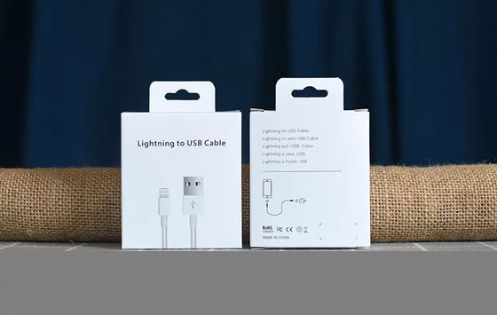 Les données de chargeur d'Usb de PMS câblent la caisse d'emballage Debossing sulfurisé