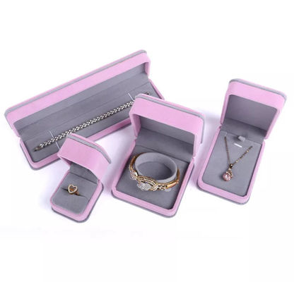 Boîte à bijoux ISO9001 de velours d'OEM Ring Necklace Packaging Box Pink